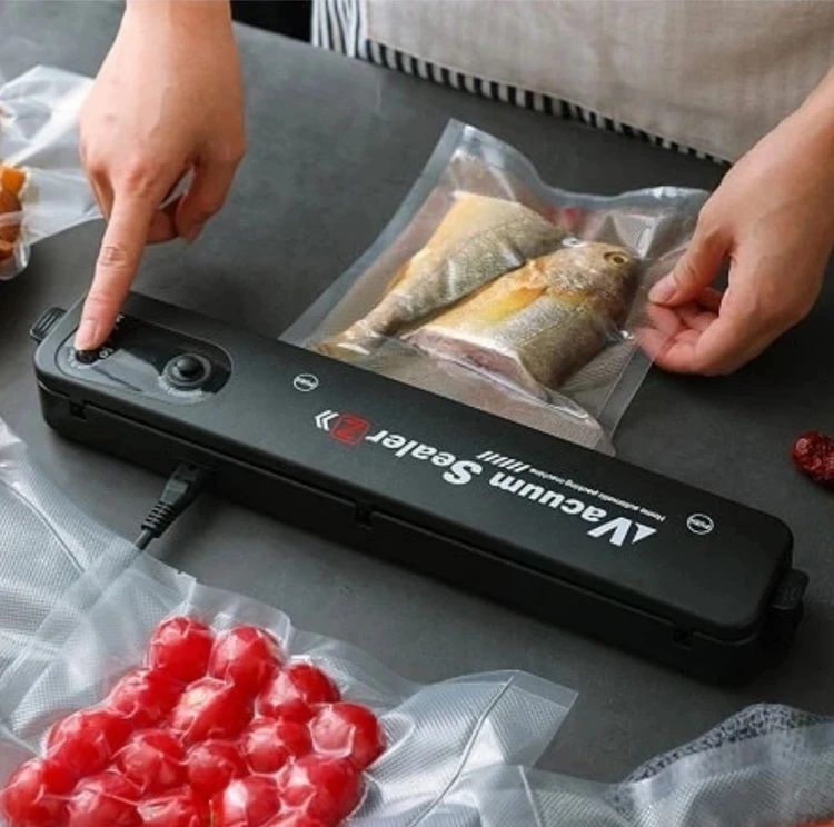 دستگاه  پلمپ وکیوم کیسه فریزر model:XR-2307 جنوبای کالا